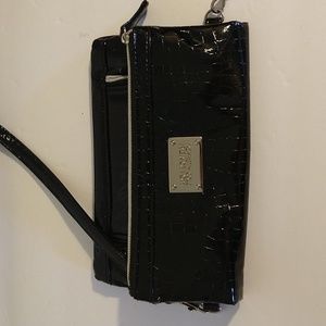 Nwot. Kenneth Cole reaction clutch/crossbody bag
